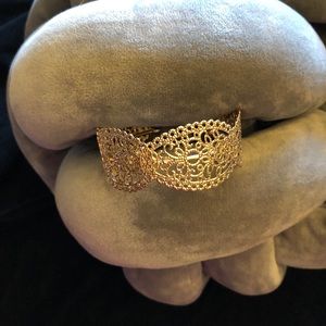 BRACELET-Gold lacy and scalloped-edges—PRETTY!
